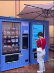 High Capacity Outdoor Combo Vending Machine With Weatherproof House Street Food