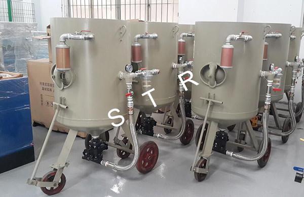 Buy cheap Mobile Media Portable Sandblasting Equipment Rubber Rolls Valve Removal from wholesalers