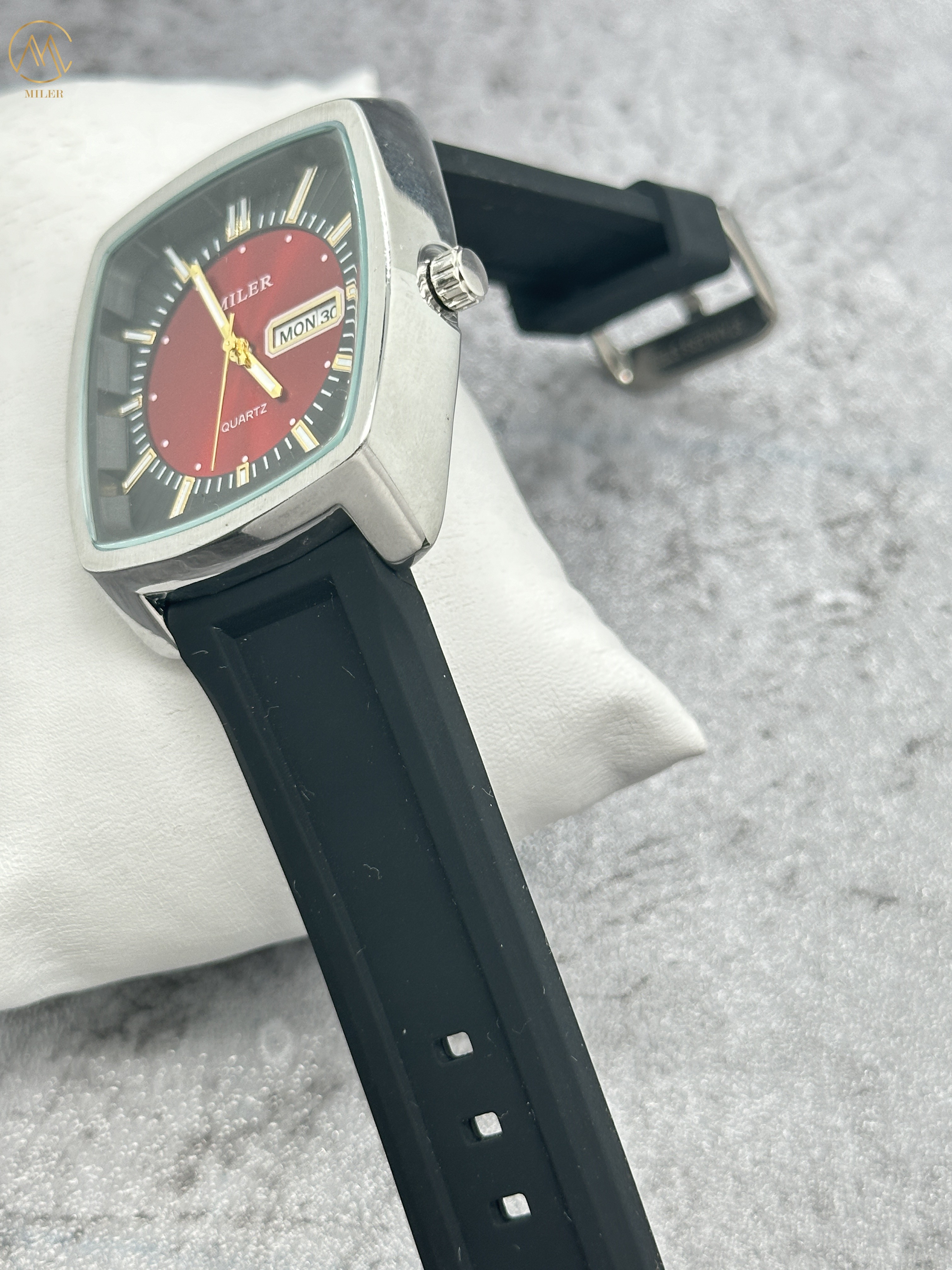 Silicone Band Classic Mens Wrist Watches for Classic and Modern Look