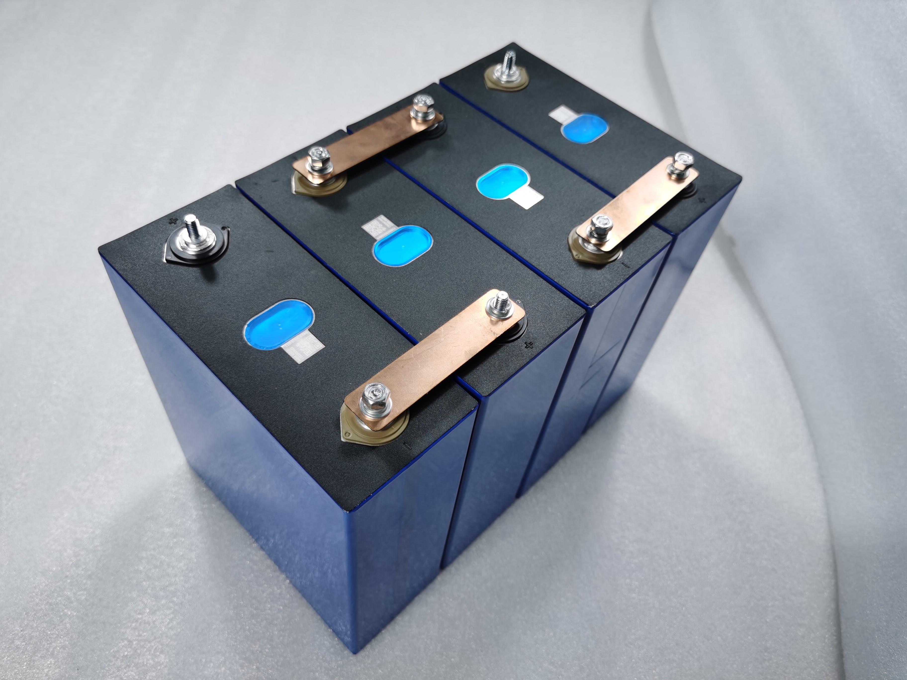 3.2v Lifepo4 Battery 320ah Prismatic Cells EVE Brand 3.2V 304Ah Akku