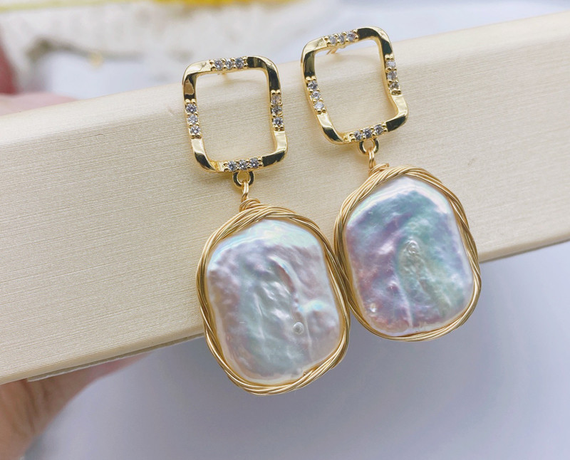 Natural Baroque Pearl Earring Hot Irregular Pearl Earrings for Women Baroque Simulated Pearl Charms Statement Earrings