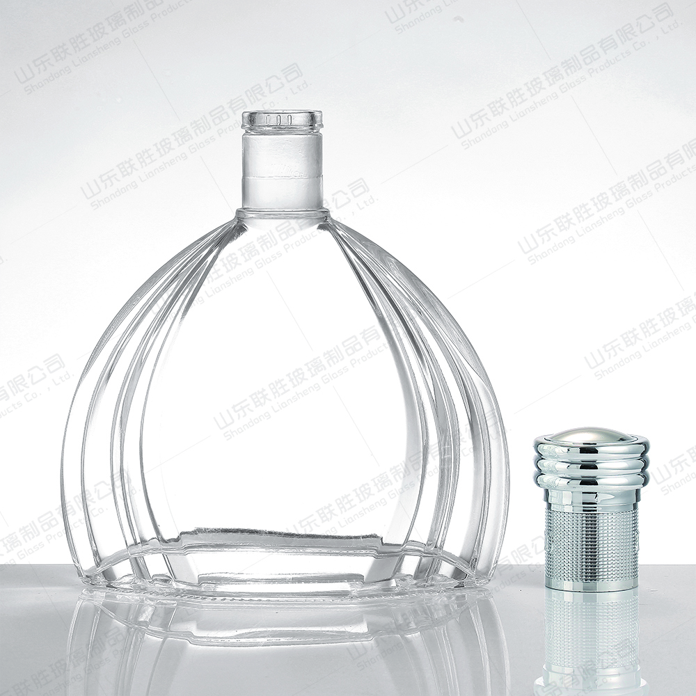 Whiskey XO Empty Liquor Spirit Bottle with 750ml 500ml Capacity and Glass Lid Sealing Type