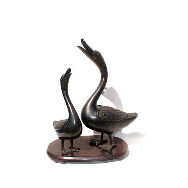 Buy cheap Outdoor / Indoor Cast Iron Animal Statues / Bronze Swan Sculpture from wholesalers