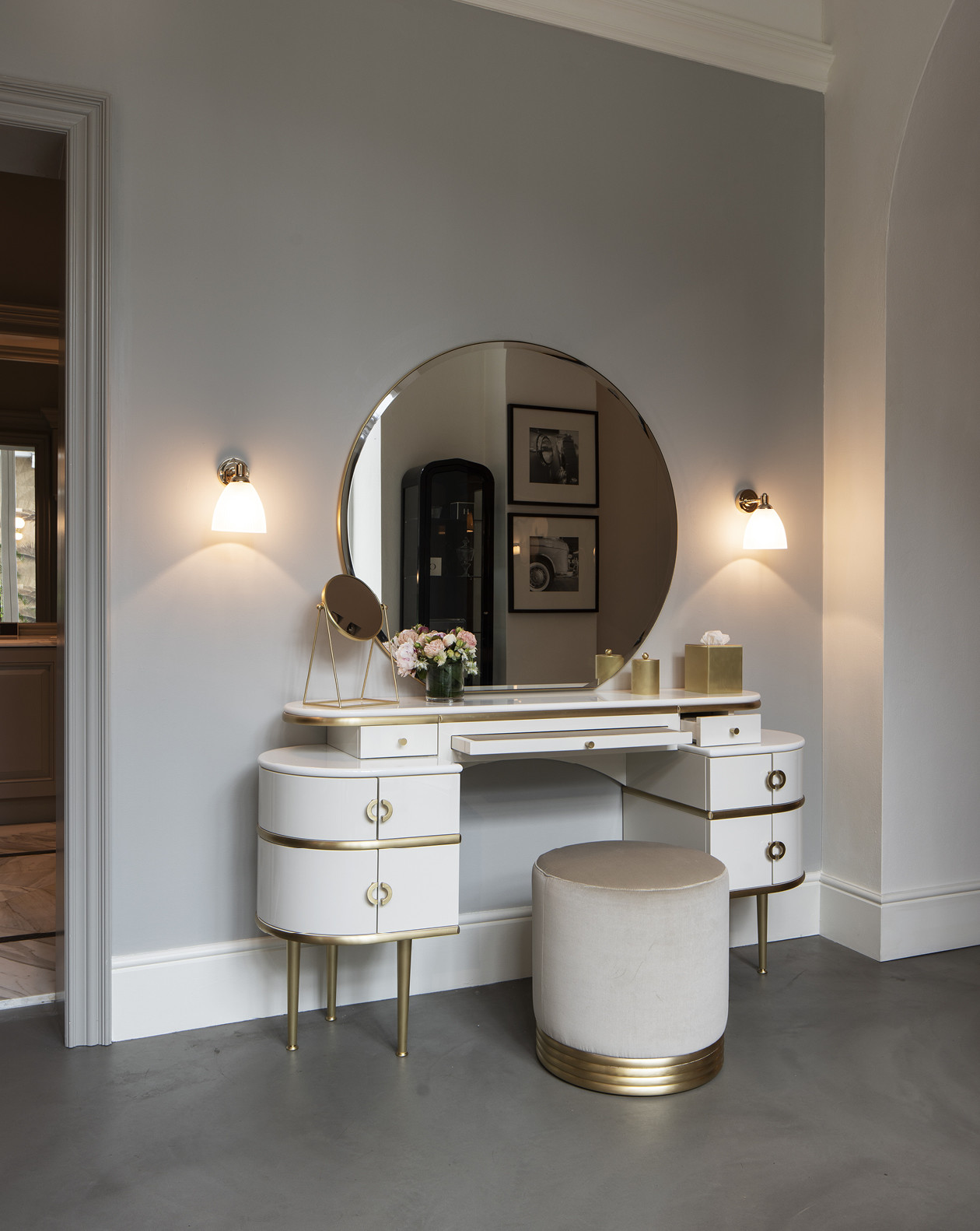 MDF Lighted Corner Vanity Set Standing Dressing Table