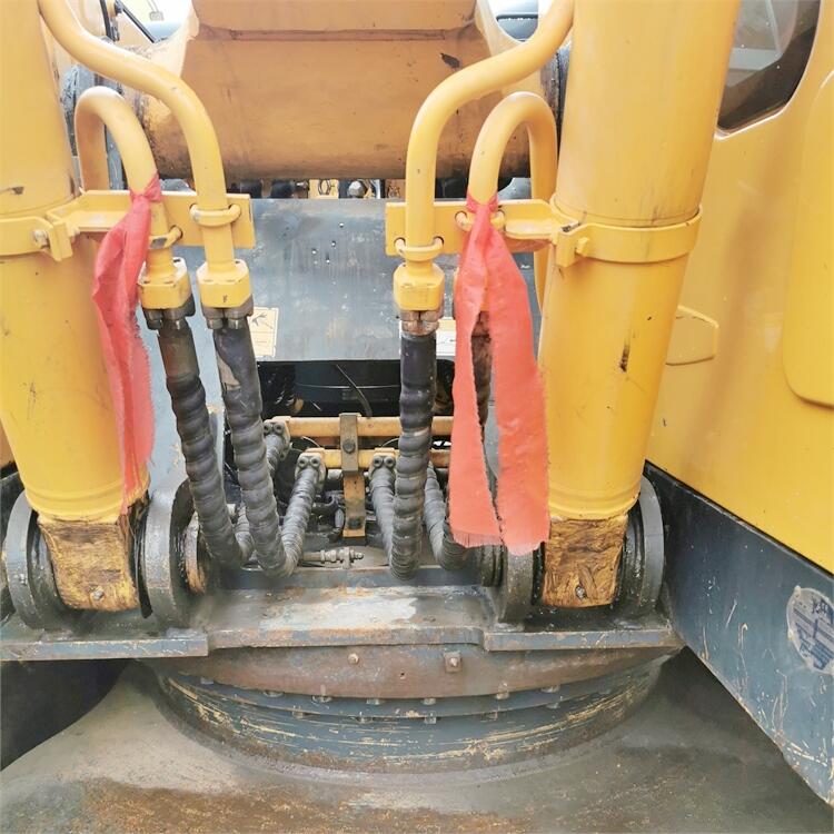 225LC-7 Used Hyundai 225LC Excavator in Excellent Condition with 1 m3 Bucket Capacity