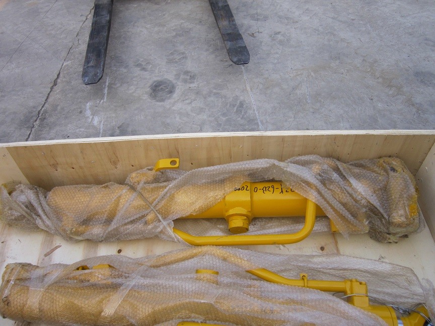 SHANTUI Bulldozer SD22 Blade Tilt Cylinder 23Y-62B-02000