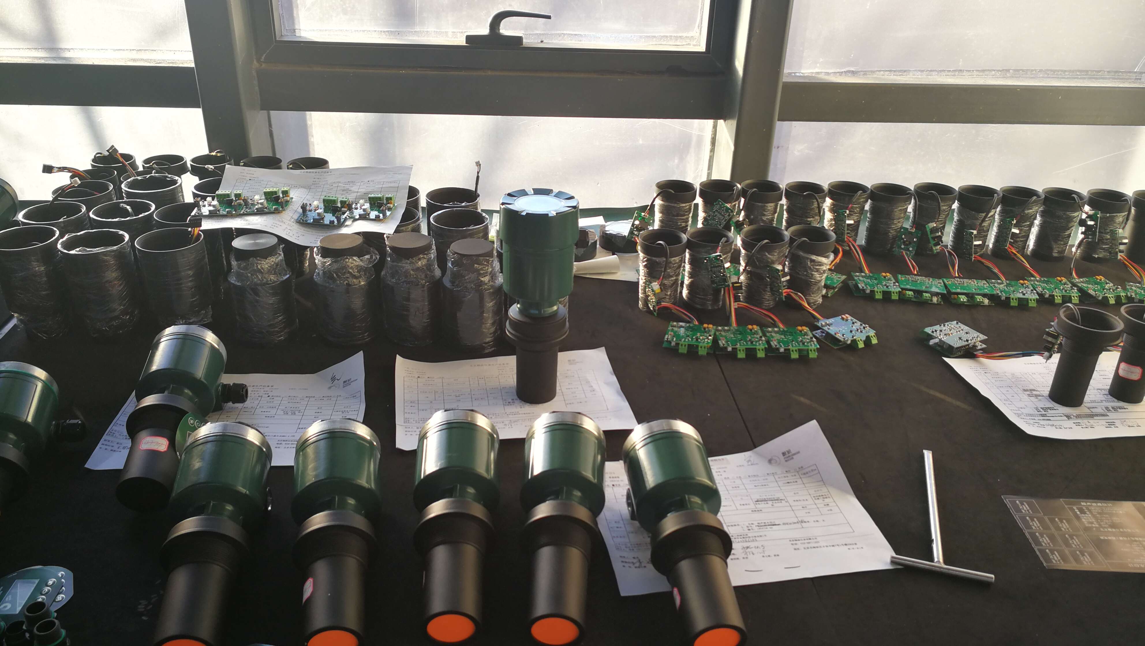 IP 67 Ultrasonic Liquid Level Transmitter , 4 20mA Oil Tank Level Sensor
