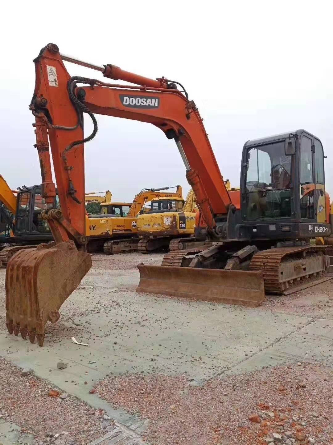 Original Hydraulic Cylinder Doosan DH80-7 Crawler Excavator with 8TON Operating Weight