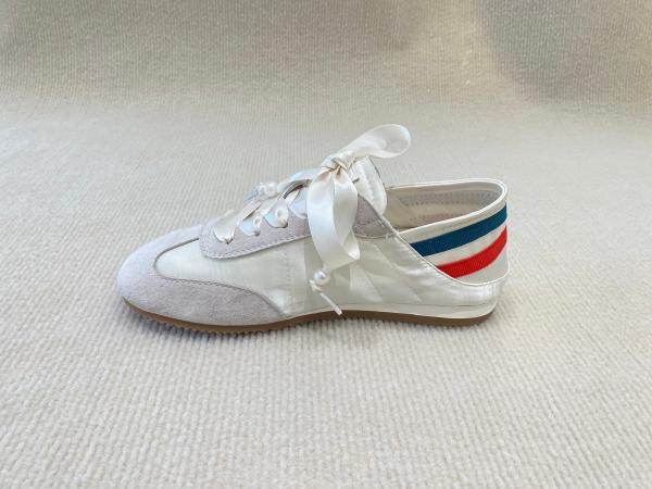 Buy cheap Women comfort and flat sneakers with color bar and lace up running shoes from wholesalers