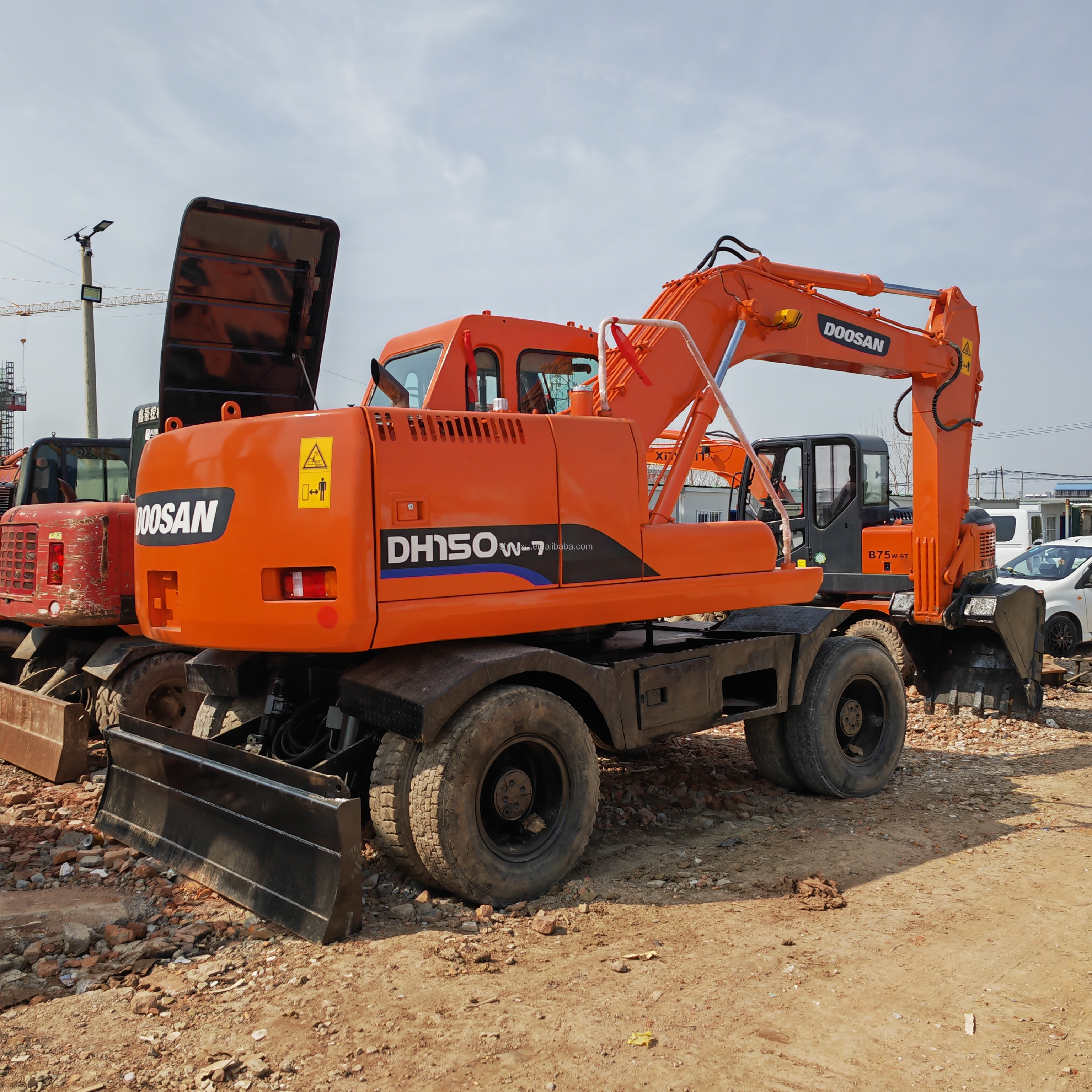 Doosan hot sale New Good sales of second-hand Doosan DH150wheeled excavators, 90 new/Used excavator Doosan