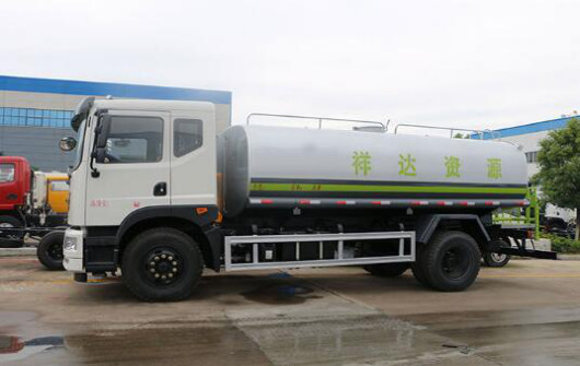 Dongfeng water tanker truck/sprikler truck 5cbm to 40 cbm
