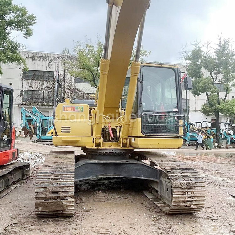 Original Komatsu PC200-8 PC 200 Excavator in Good Condition with Original Hydraulic Valve