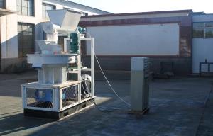 China 75KW Electric Motor Driven Ring Die Wood Pellet Machine / Pellet Making Machine on sale