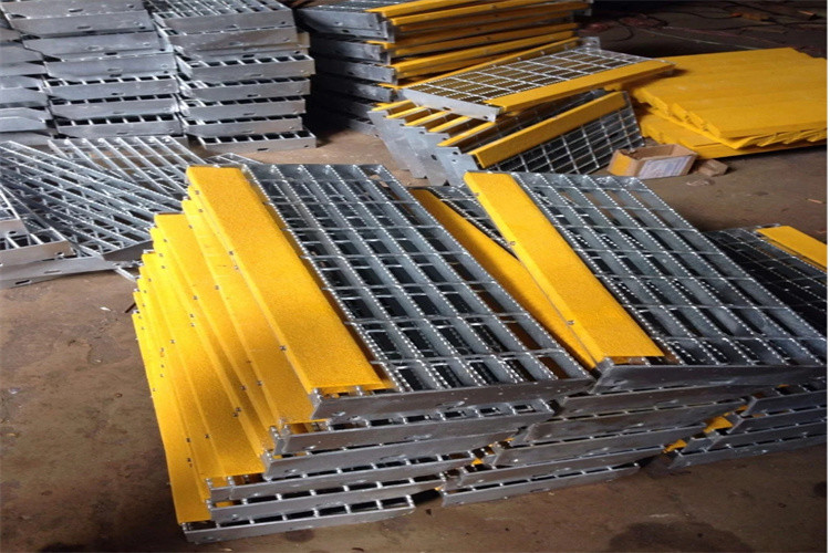 4mm Bearing Bar And Cross Bar Thickness Steel Walkway Grating For Stair Tread