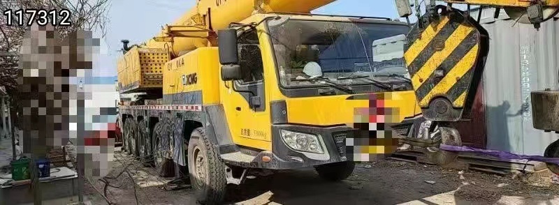 2014 90t Used Truck Crane for Sale in Low Price