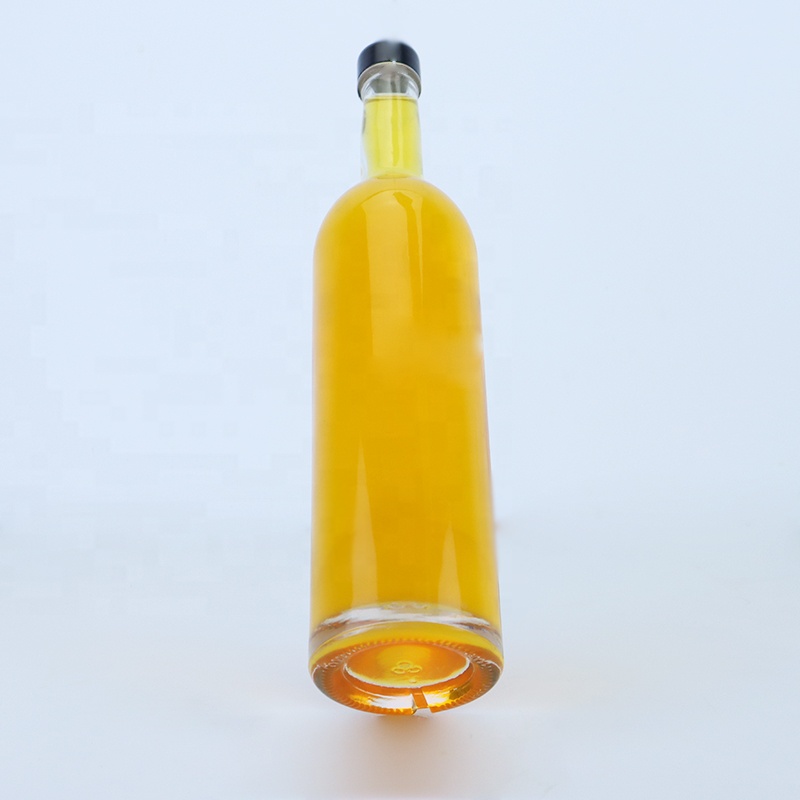 Custom Logo 700ml 750ml High Flint Round Shape Glass Bottle with Screw Top Finish