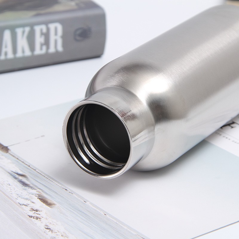 Gradient Stainless Steel Water Bottles 20 Ounce Vacuum Insulated Double Wall Travel Bottle With Leak Proof Lid Of Handle Metal Reusable Standard Mouth