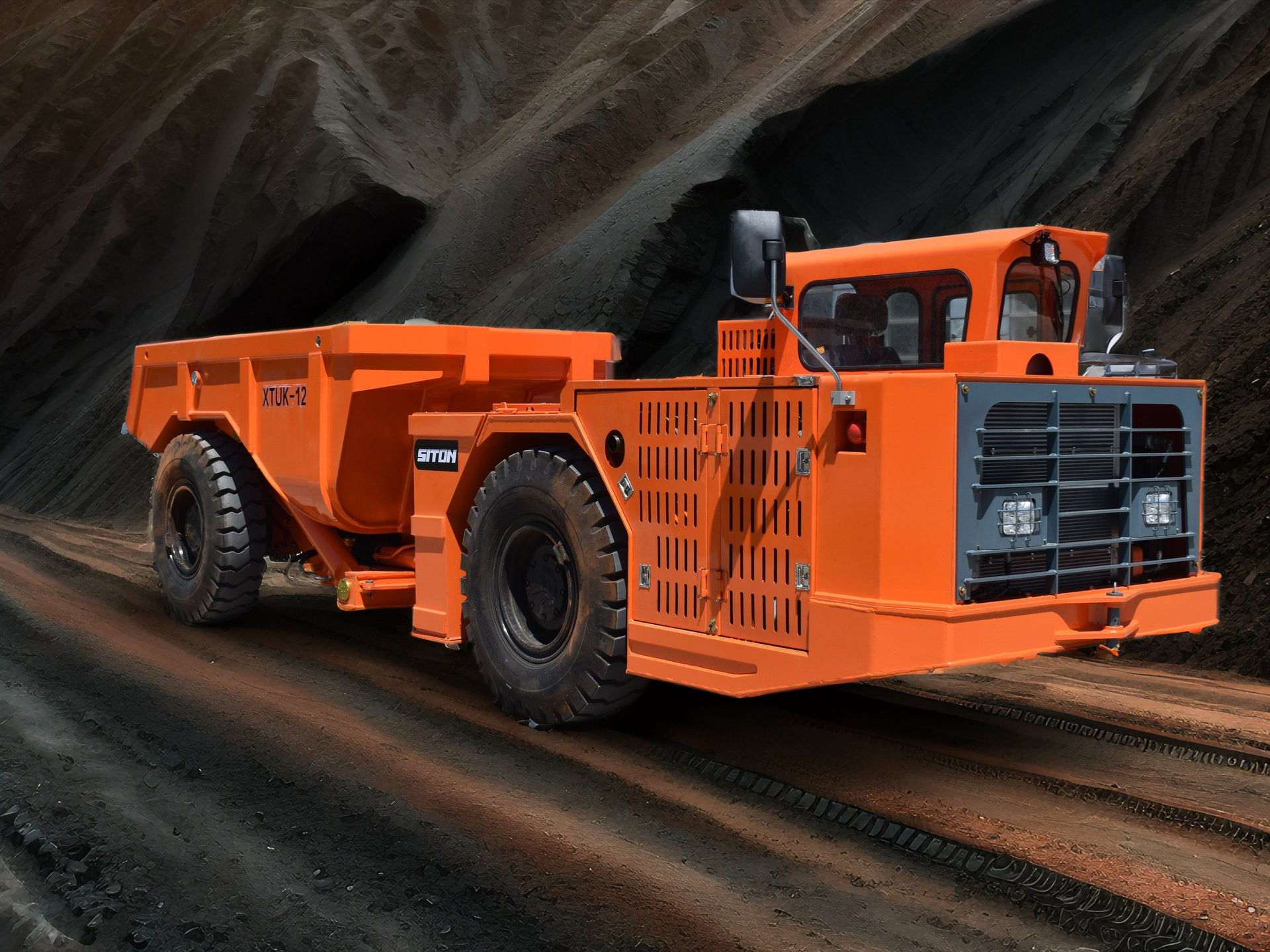 Iron Mine Usage Underground Mining Truck DEUTZ / CUMMINS Engine 6 Cube 12 Tons