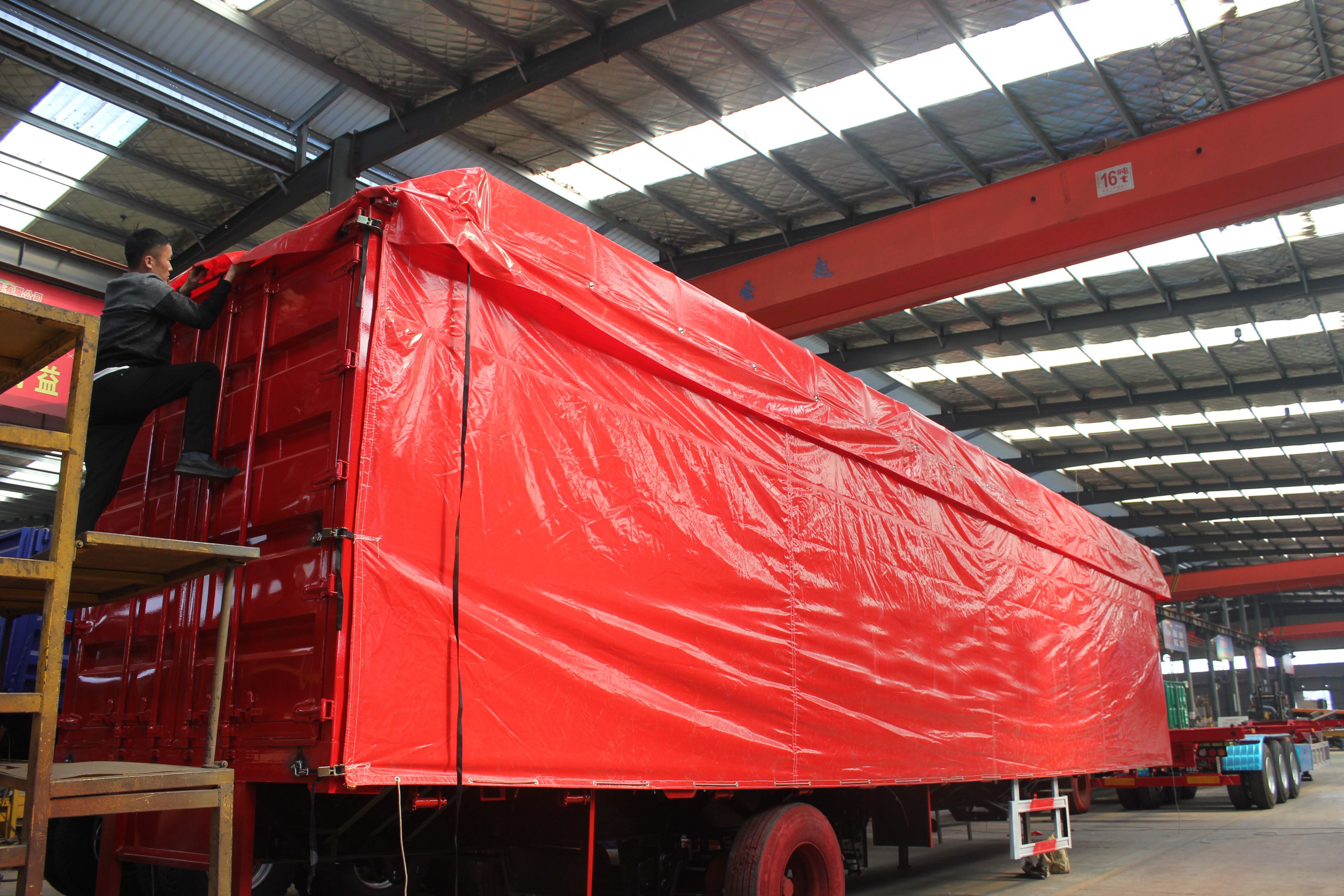 Customised 3 Axles Curtain Side Cargo Trailer for Smooth and Safe Transportation