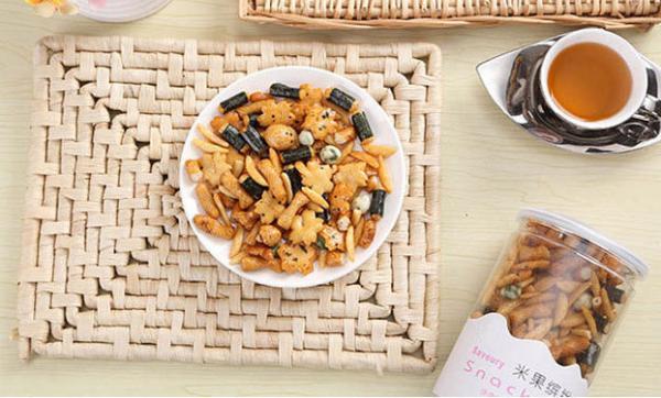 Buy cheap Multi Flavor Chilli Small Round Rice Crackers Retail Packing Private Label from wholesalers