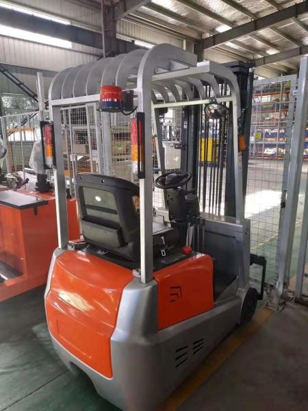 Buy cheap 24V Battery Operated Electric Forklift Truck 3 Wheel Automatic Transmission from wholesalers