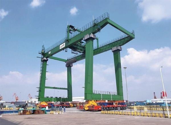 Buy cheap Grade Heavy Duty Anton Load Capacity Heavy Equipment Transportation Spmt Truck Trailer from wholesalers