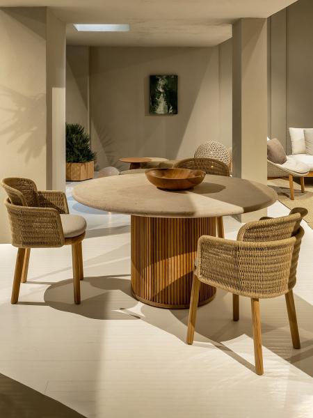 Pastoral Style Teak Wood Table And Chair Luxury Woven Rope Outdoor Furniture For