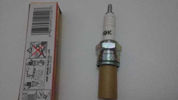 Quality NGK D8EA / 2120 NGK Spark Plugs Honda Yamaha Suzuki Kawasaki E43 , Platinum Materical for sale