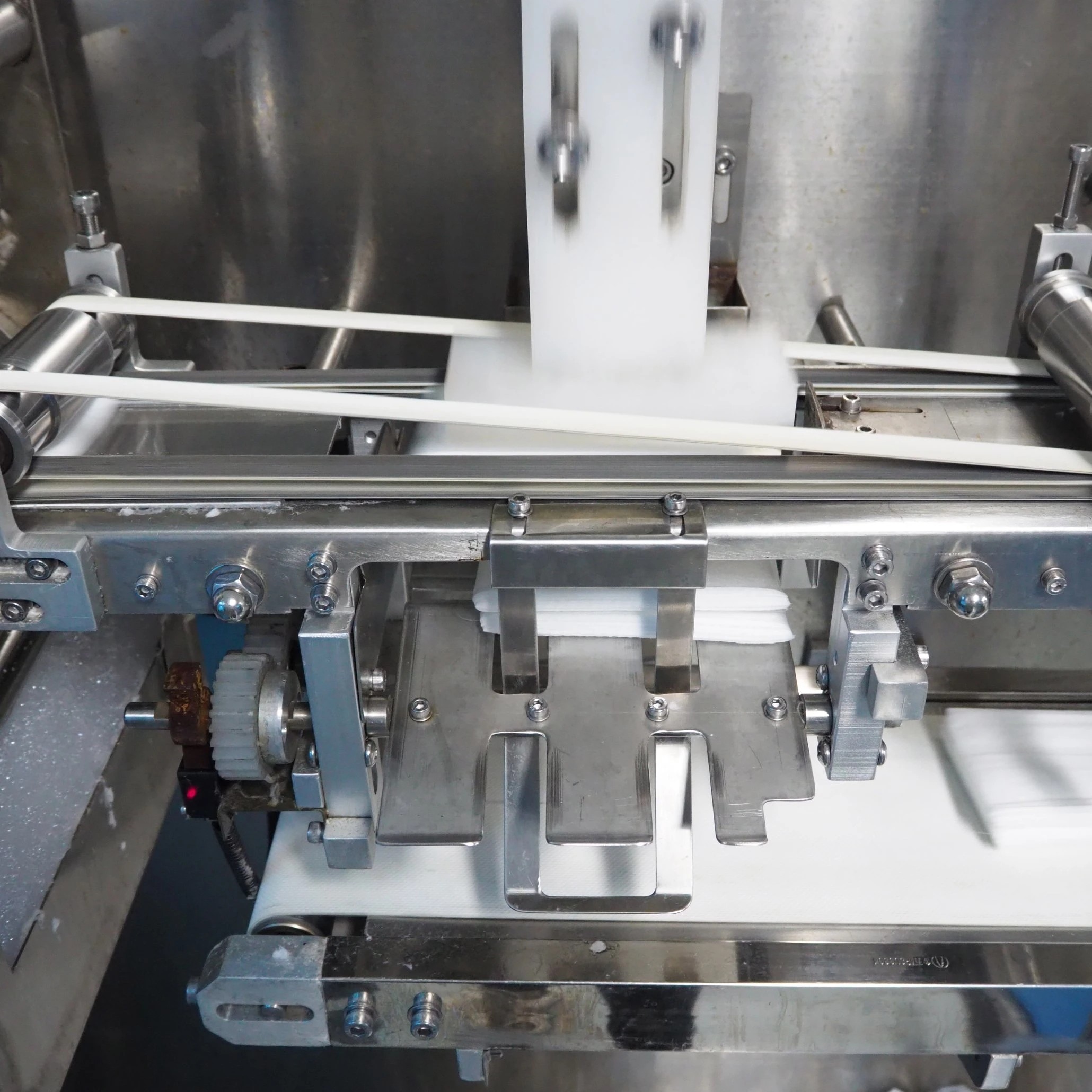 High Speed Wet Wipe Making Machine Fully Automatic 10-30 Pcs/Pack