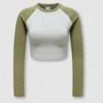 American Retro Multi-Color Long Sleeve Short Women′s T-Shirt Manufacturers