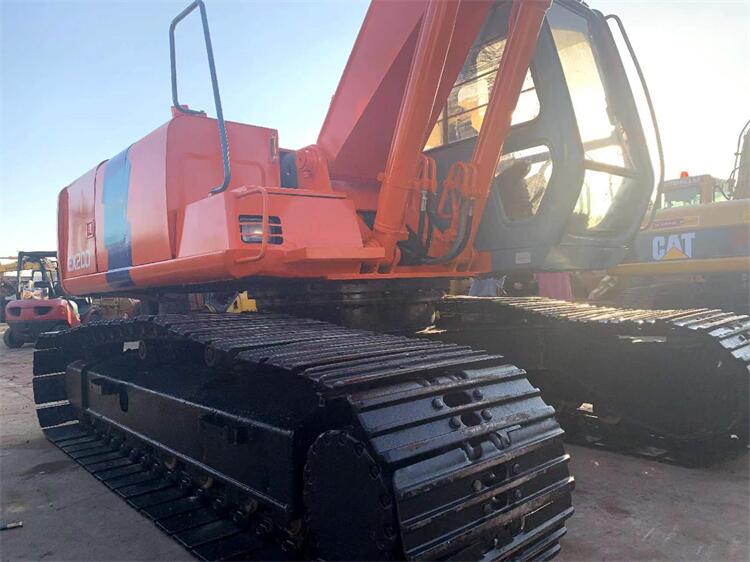 Hitachi EX200-5 EX200-2 EX200 EX200-3 2 Excavator with 0.8m3 Bucket Capacity in Japan