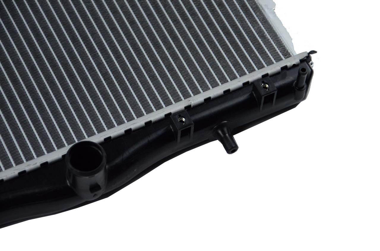 Buick EXCELLE 1.5 AT 2004-2016 Car Cooling System Plastic Water Tank Engine Coolant Cooler