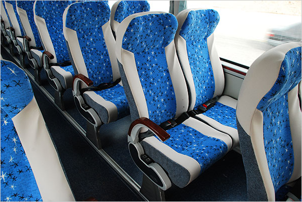 2550MM Overall Width Used 60 Seater Luxury Tour Coach Bus with Euro 4 Emission Standard