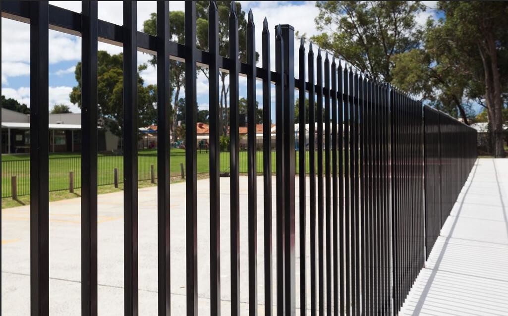 Garrison Fence With galvanized steel and silicon bronze wire