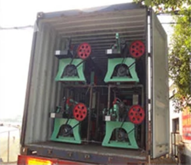 Single 2.2kw 355r/Min 2.8mm Barbed Wire Mesh Machine