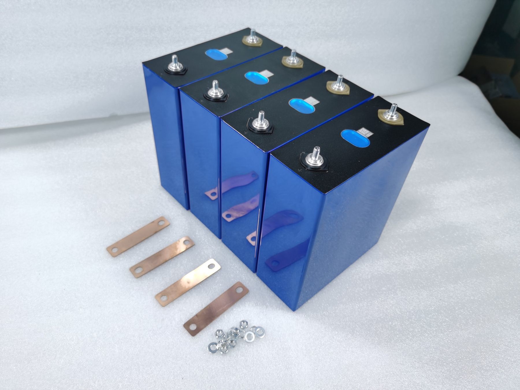 3.2v Lifepo4 Battery 320ah Prismatic Cells EVE Brand 3.2V 304Ah Akku