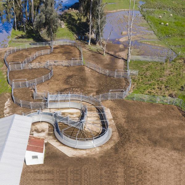 Buy cheap Oval Tube Heavy Duty Livestock Panels Water Proof Metal Farm Fencing from wholesalers