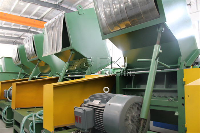 Claw Type Pet Plastic Crusher Plastic Bottle PE HDPE Granulator Tough Injection Rigid