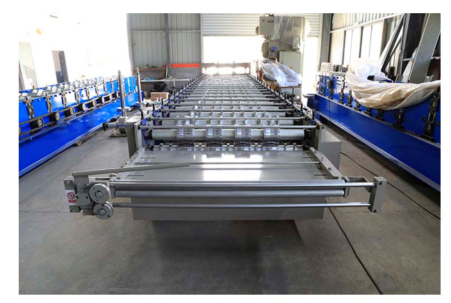 PLC Control 245Mpa 0.3mm Roof Panel Roll Forming Machine