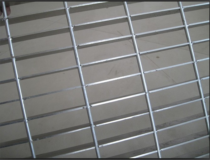 Stainless Steel Bar Grating Drainage walkway Press Locked With 35x35mm Mehs Size