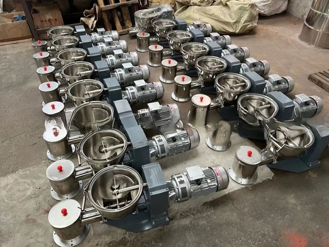 PVC Powder Double Screw Feeder for Twin Conical Screw Extruder / PVC Powder Feeding Machine