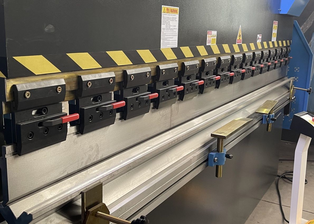 Wc67y 160T Stainless Steel CNC Hydraulic Press Brake 2 Axis 3200MM