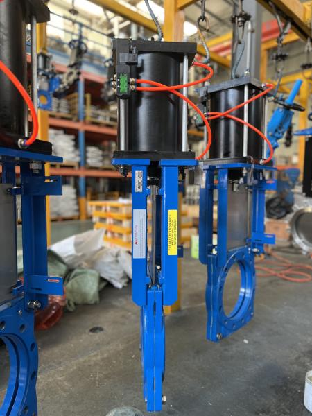 Buy cheap Ductile Iron Heavy Duty Slurry Knife Gate Valve Hand Wheel Operation from wholesalers