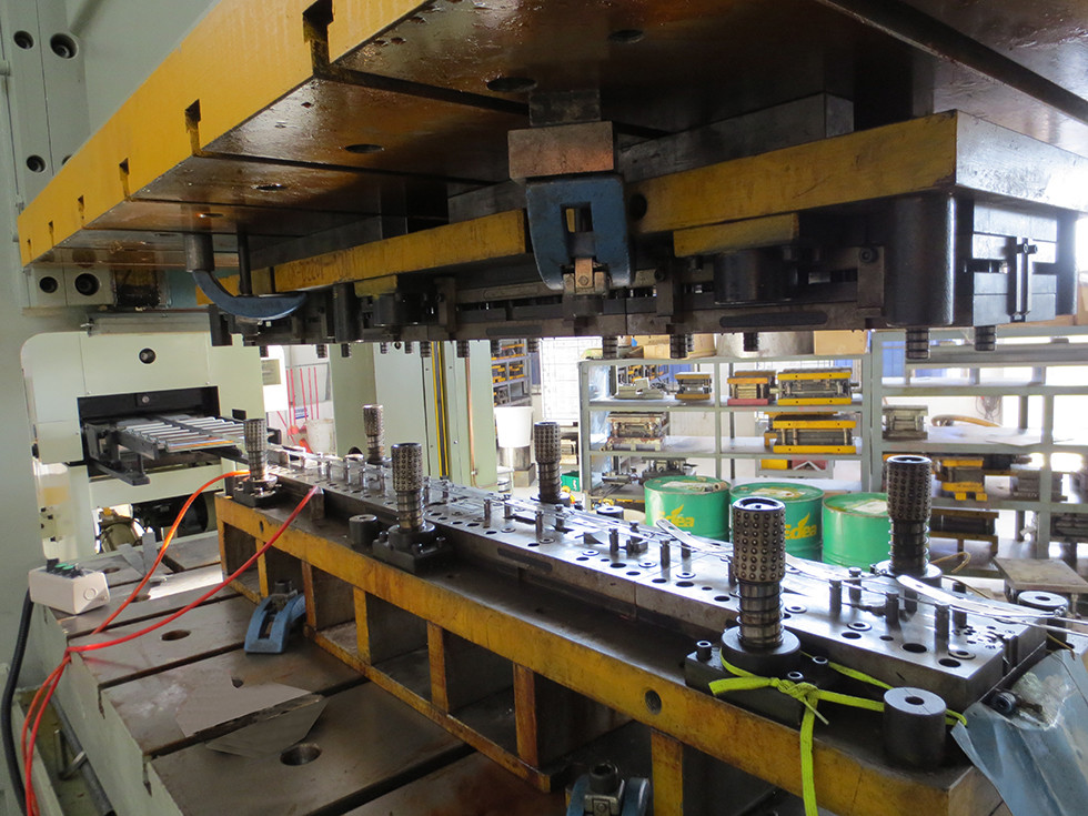 440 Voltage Metal Strip Straightener Roller Servo Feeder Machine Hydraulic Mandrel Expansion