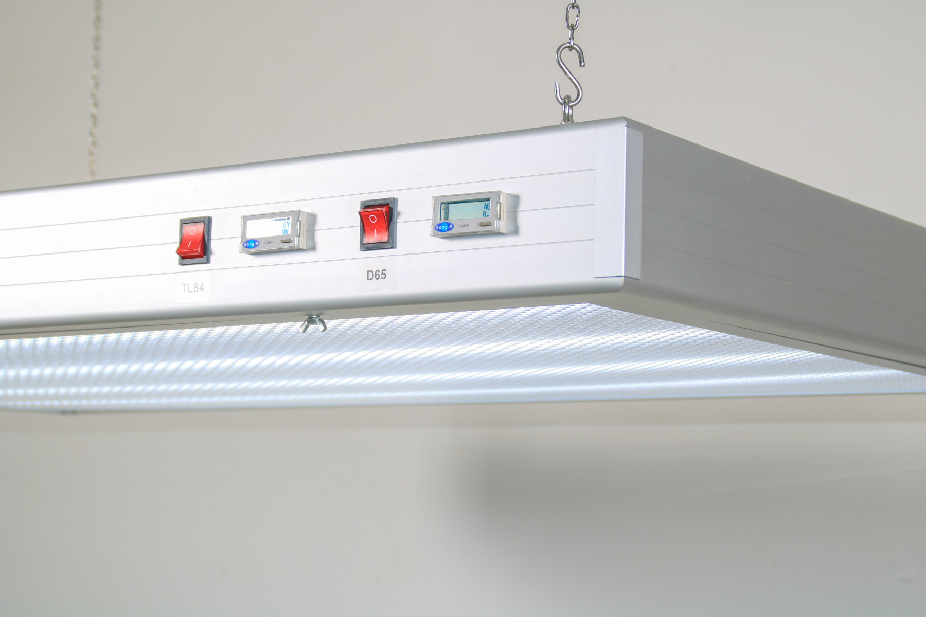 D50 Printing Hangling Light Box CC120 Color light table with optional light source: D65,TL84,U30