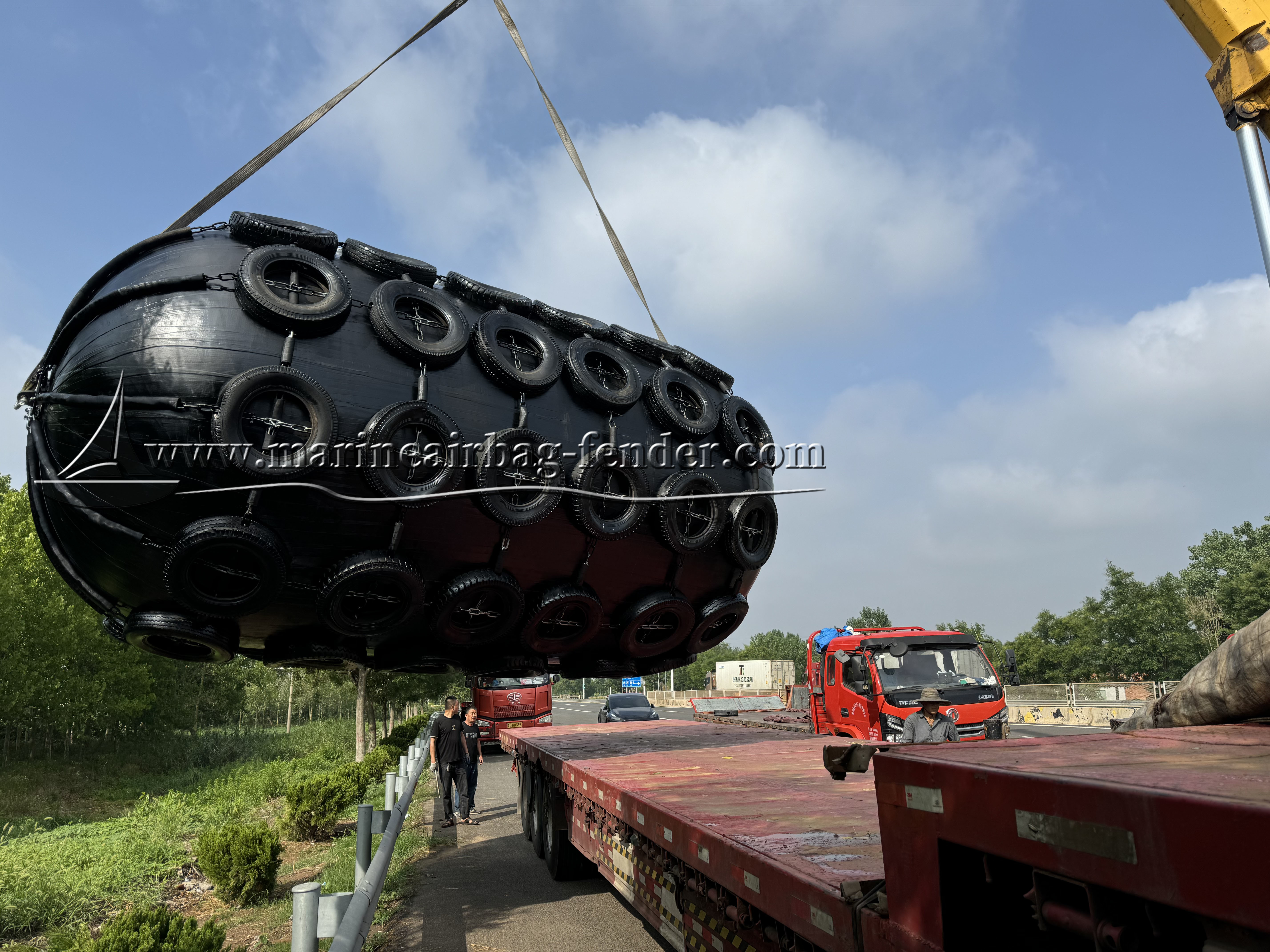 Good Weather Resistance Vessel Pneumatic Rubber Fender 50kPa/80kPa Strength