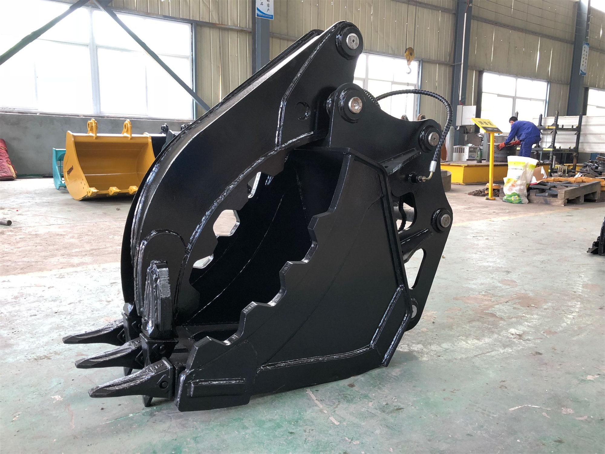 Hydraulic Thumb 25 Ton Excavator Grapple Bucket For Material Handling