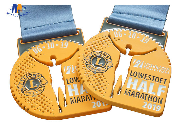 Round Custom Sports Medals / Spray Yellow Cut Out And Soft Enamel Medailles With Heat Transfer Ribbon