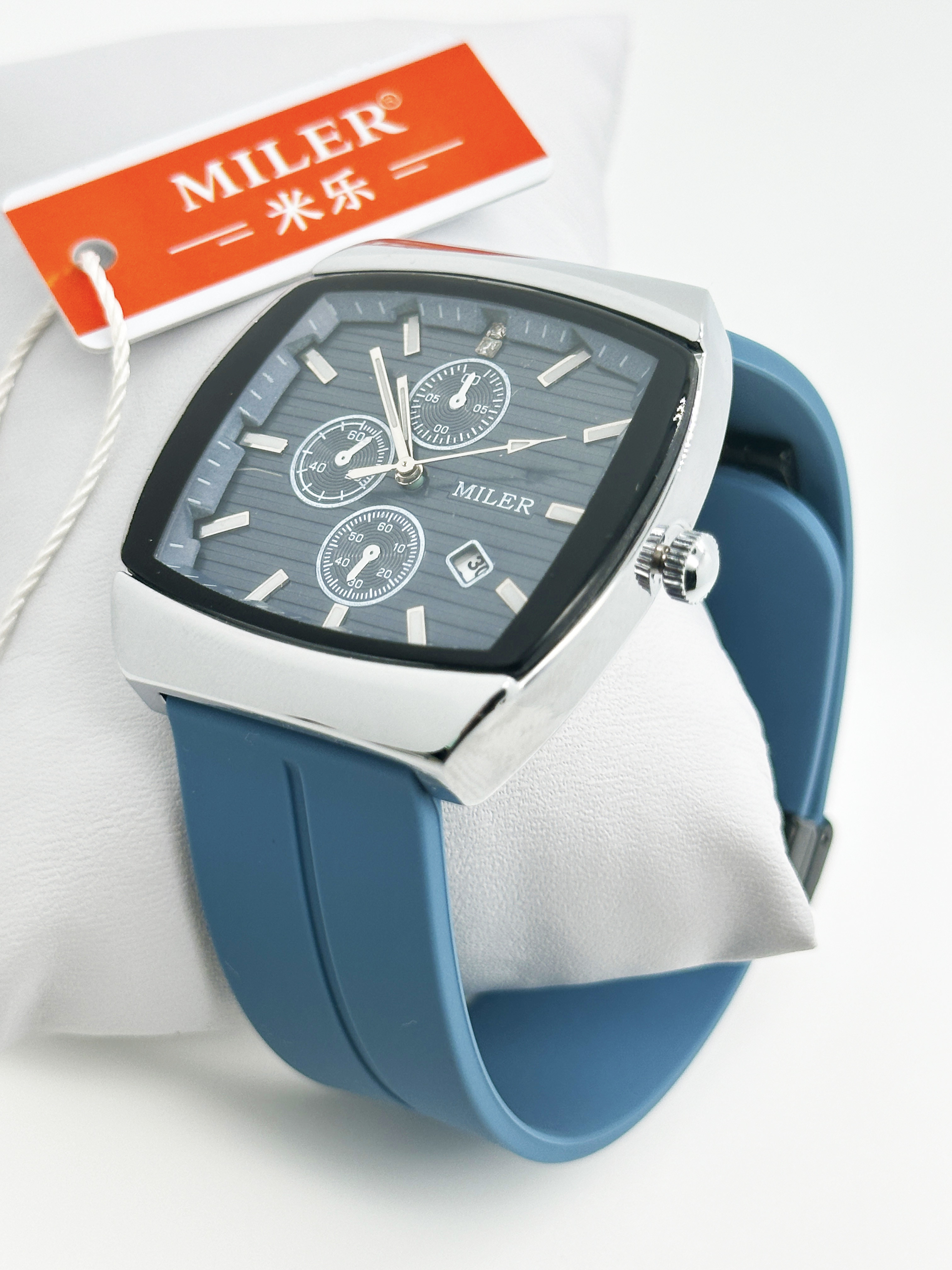 Fashion Sports Luxury Silicone Strap Watches Lage Dial Wrist Quartz Watch