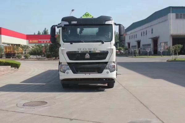 Buy cheap Hazardous Chemical Transporter Truck With HW76 Cabin ZZ1317N4667W 8X4 Euro 2 from wholesalers